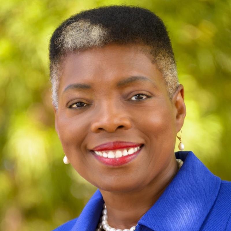 Roșie Phillips Davis